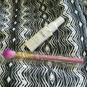 Ouai leave in conditioner & makeup brush